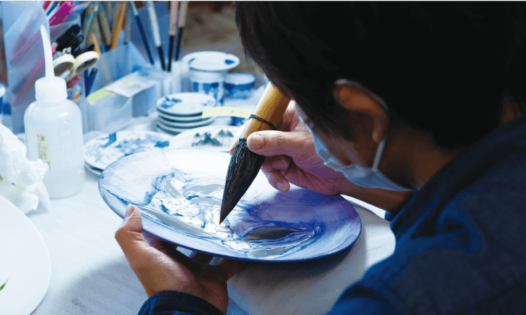 グリーンハウス 新いいものみっけ4・5月号 │ 日本磁器のふるさと探訪